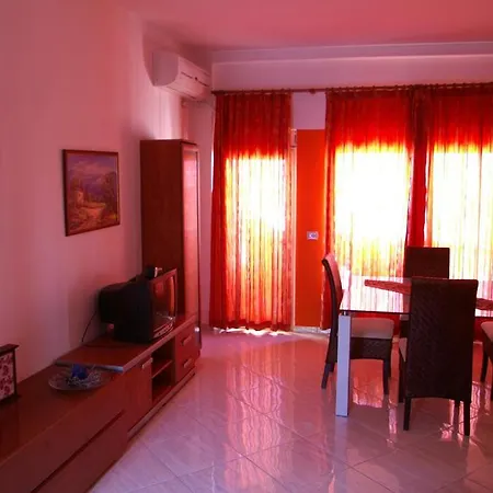 Apartments Globus Apartman *